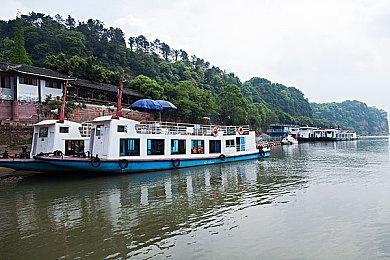 直面深层恐惧 玩家自制《生化危机2：重制版》VR MOD